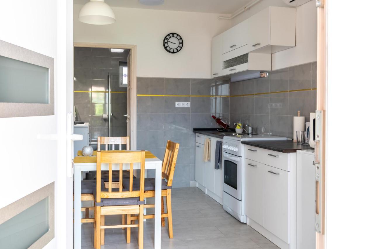 Nemeth Apartman Кестели Екстериор снимка