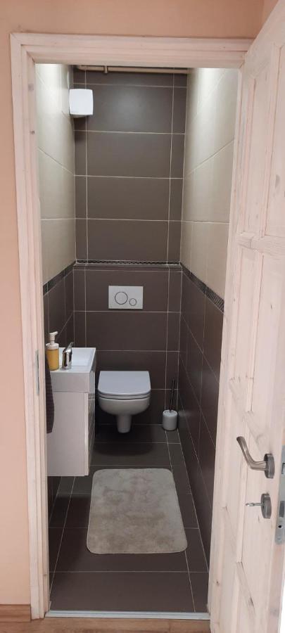 Nemeth Apartman Кестели Екстериор снимка